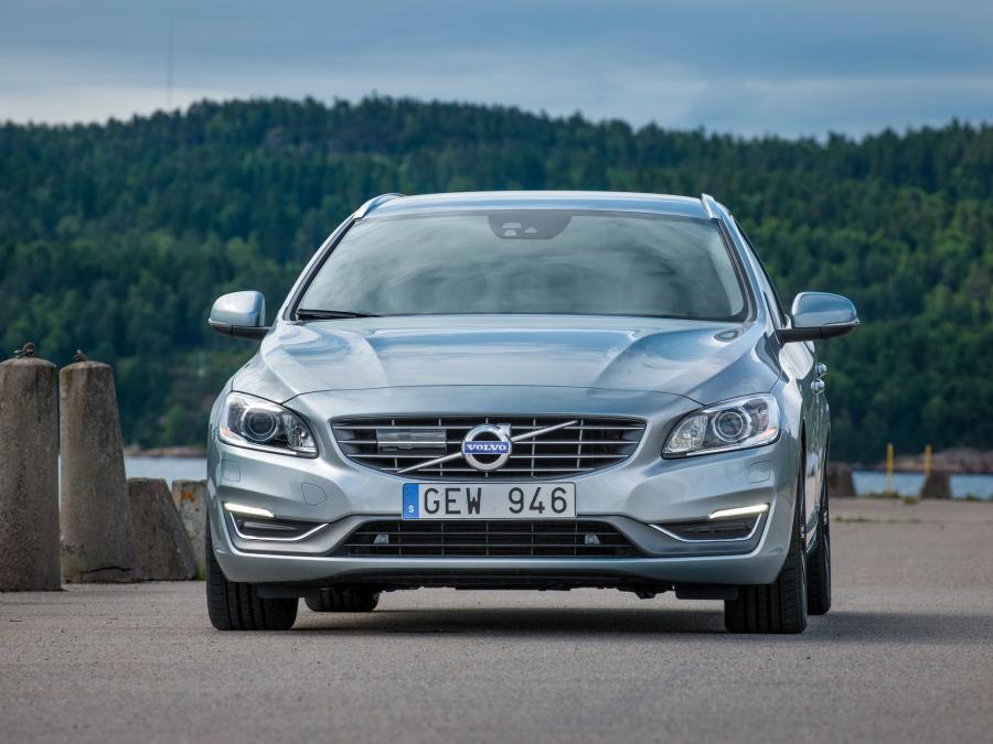  Volvo V60 T6 2013 года  (фото 1 из 12)